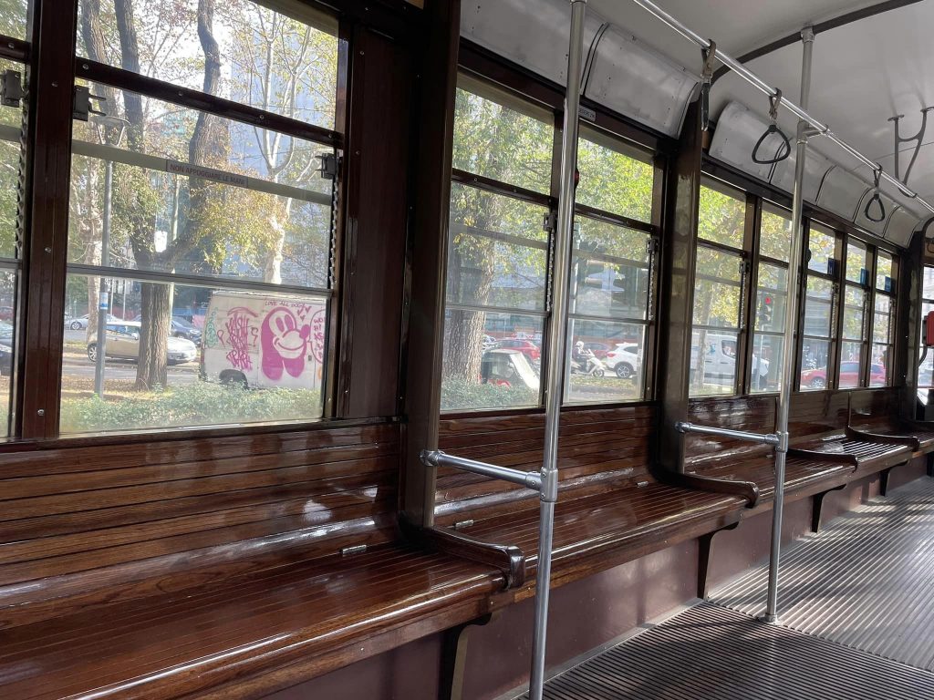A Milano il tram è maschile e l'autobus è femminile