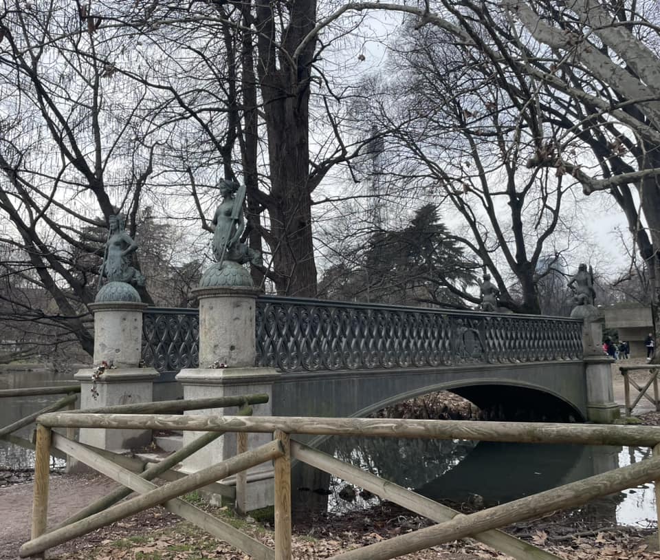 Ponte delle Sirenette in Parco Sempione