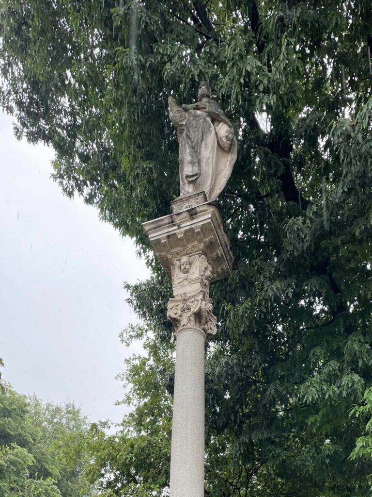 Statua di San Pietro Martire